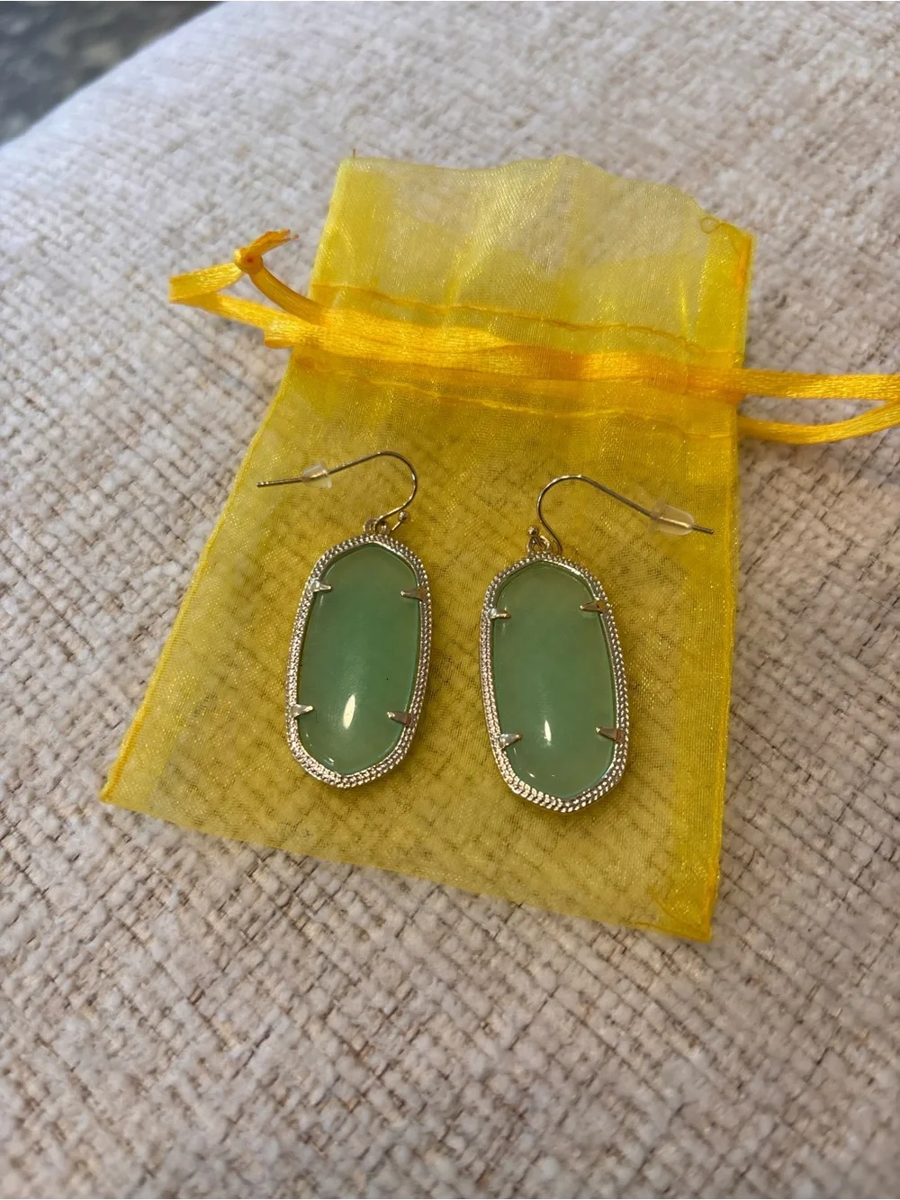 Kendra Scott Danielle drop Earrings Light Green Chalcedony gold tone